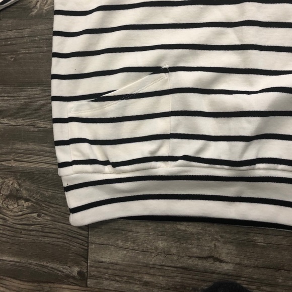 SALE! ❤️Jane and Delancey women striped sweater - Picture 3 of 6